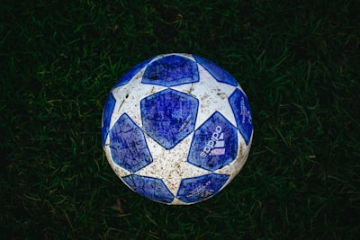 جيب شيروكيأسطورة الطرق الوعرة تجتمع مع الفخامة الحديثة