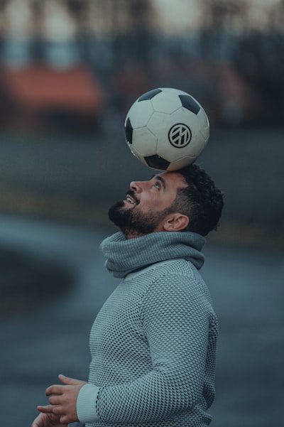 دليل شامل للعب Fantasy Premier Leagueكيف تصبح مديرًا ناجحًا