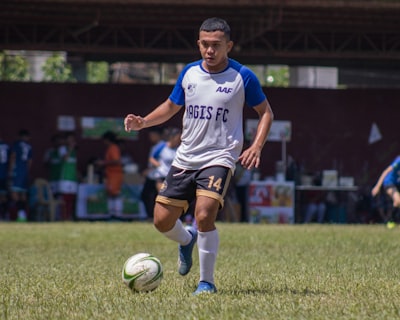 من هو رضا سليم لاعب الأهلي الجديد؟